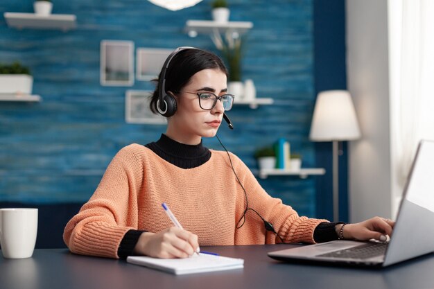 Tradução simultânea para conferências: comunicando sem fronteiras