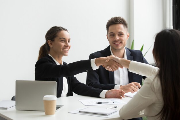 Serviço de acompanhamento para tradução altamente qualificado